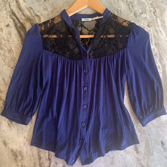 🦋Urban Outfitters lace button up top - Picture 1 of 9